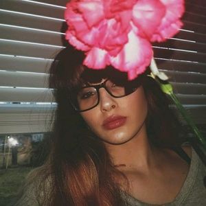 Meet your Posher, Lydia